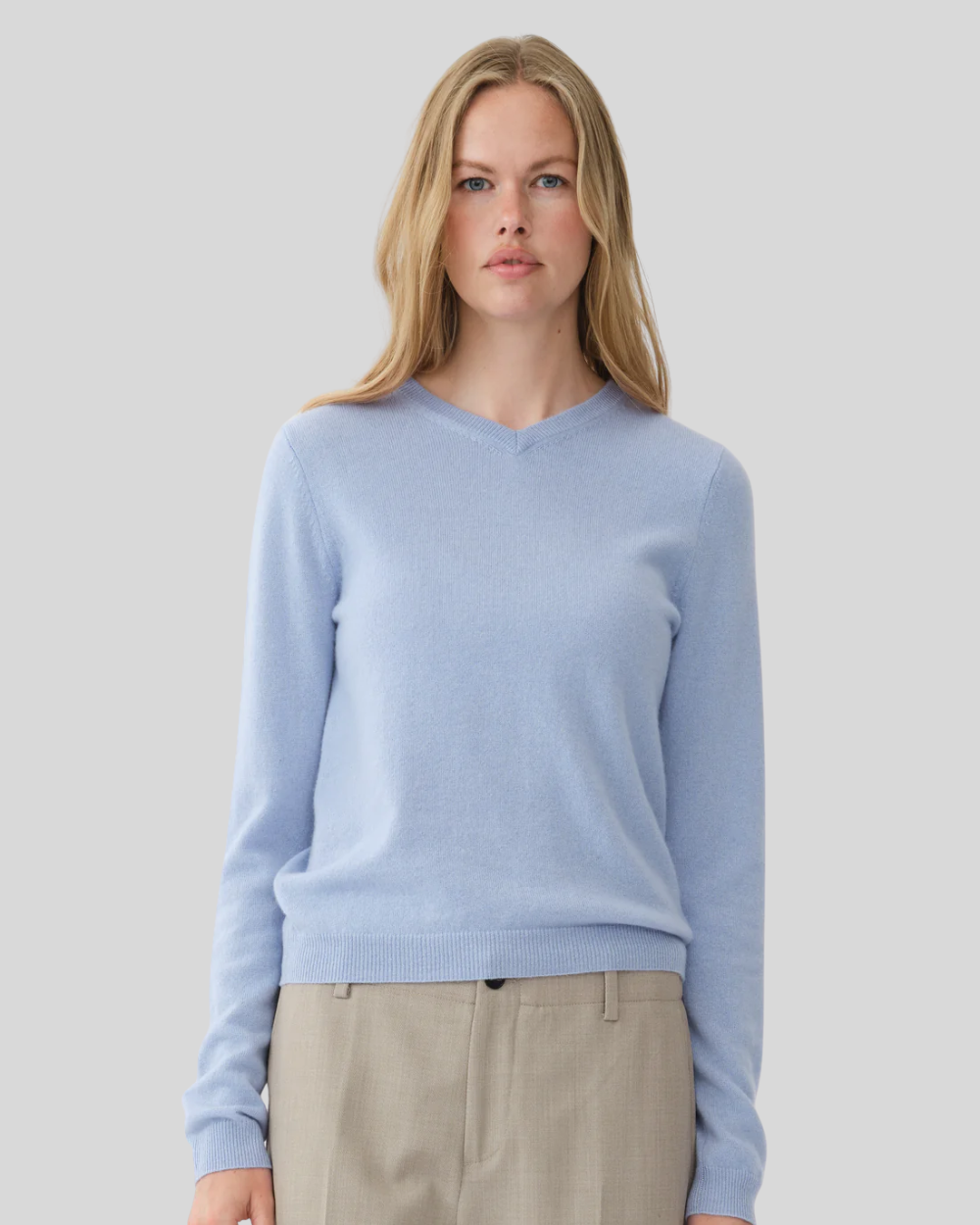 Women's Fitted 90's V-Neck