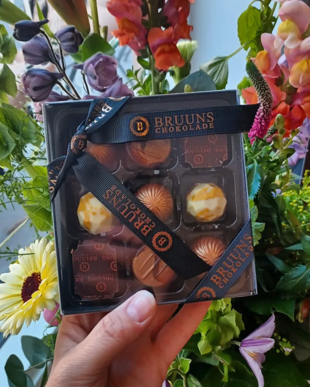 Classic Chocolate Box - 9 pieces