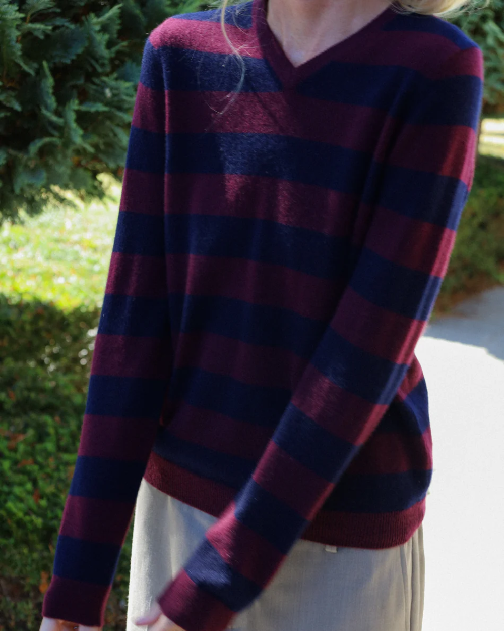 Women's Fitted 90's V-Neck